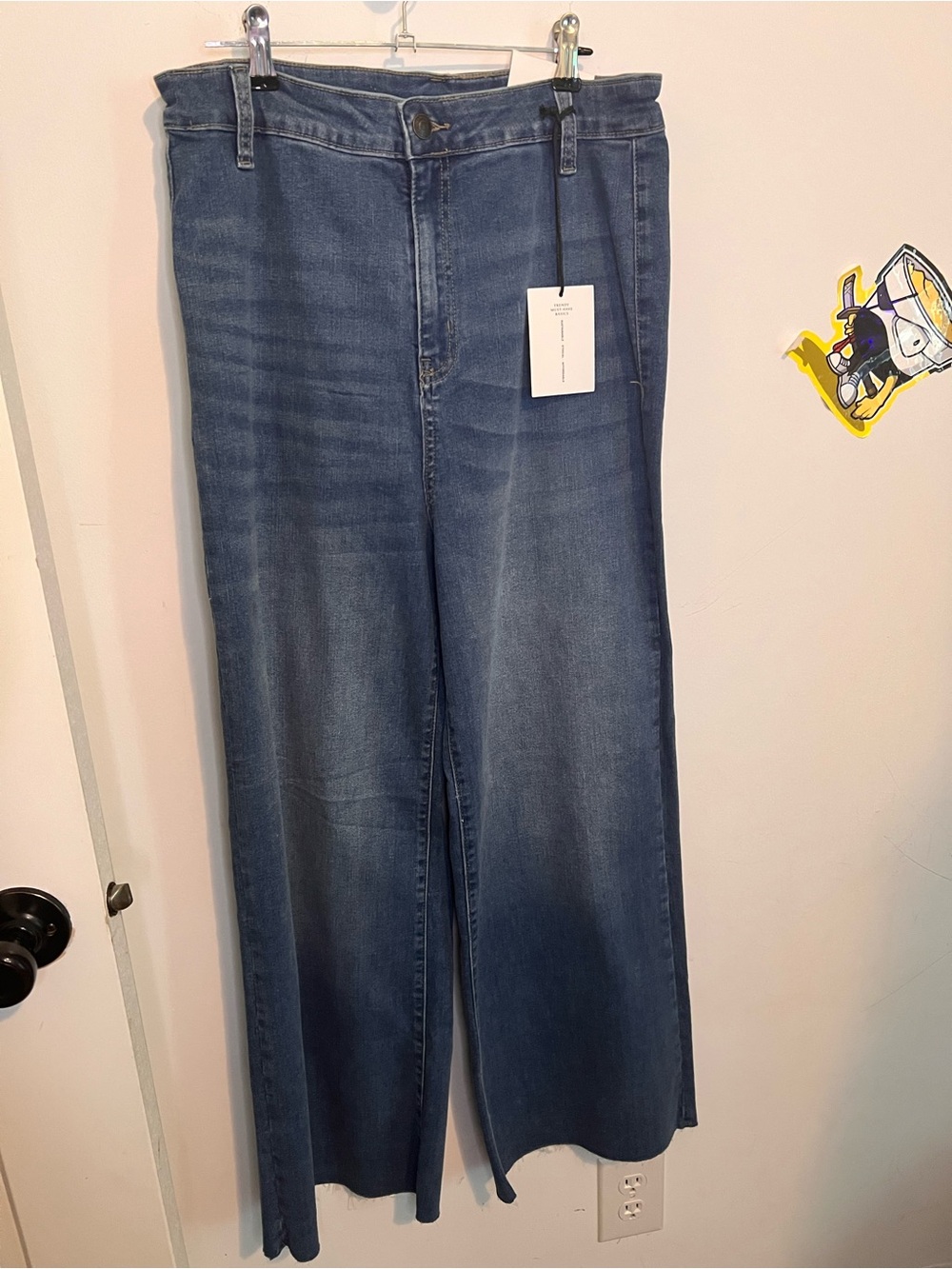 Zenana Outfitters Wide-Leg Jeans in Medium Blue Denim